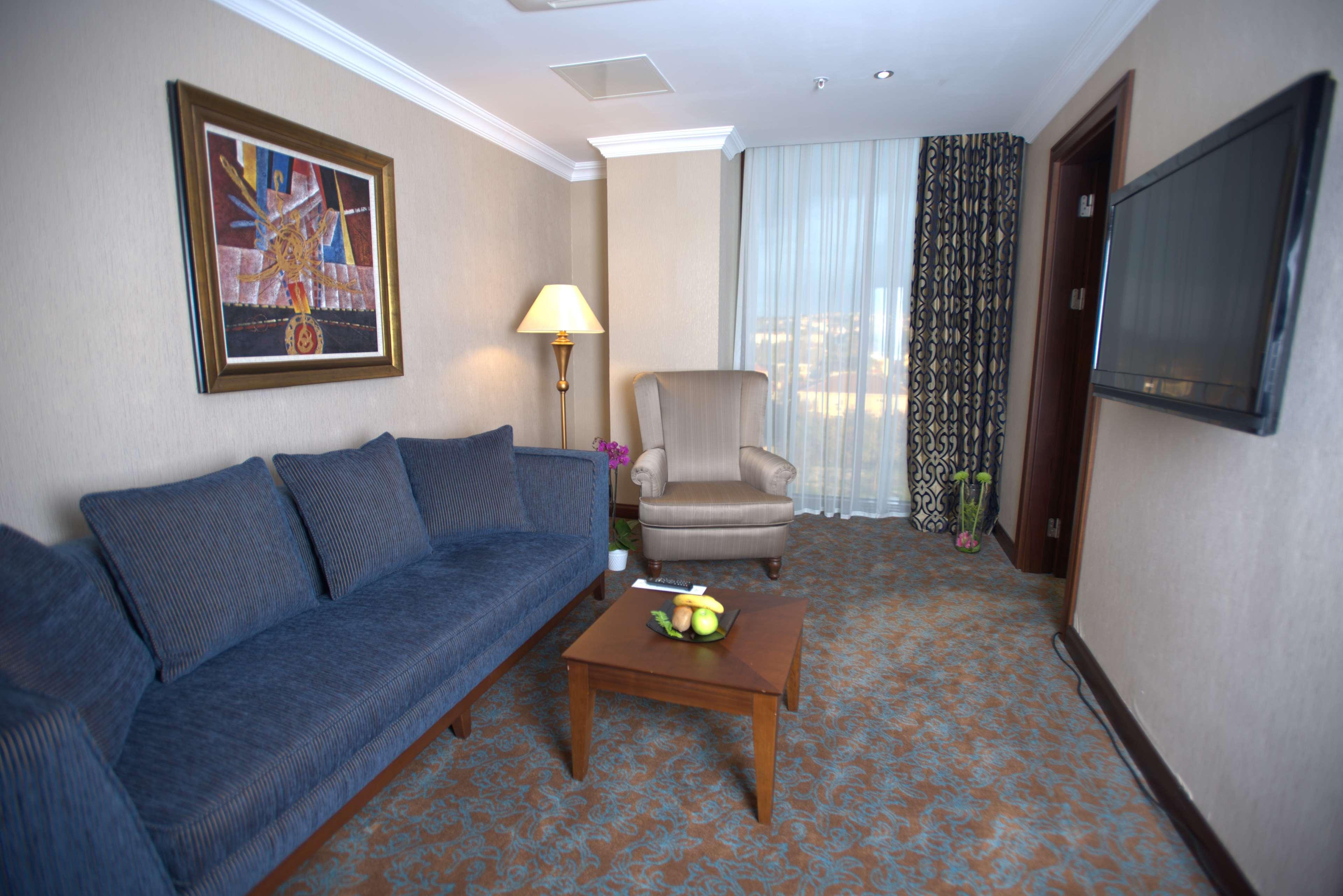 Wellborn Luxury Hotel Коджаели Екстериор снимка