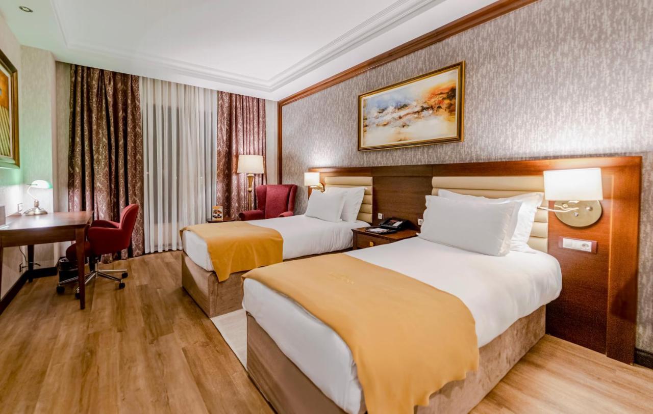 Wellborn Luxury Hotel Коджаели Екстериор снимка